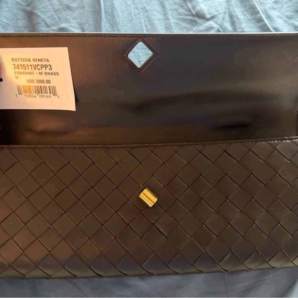 Bottega Veneta Andiamo Clutch Brown - Picture 3 of 4